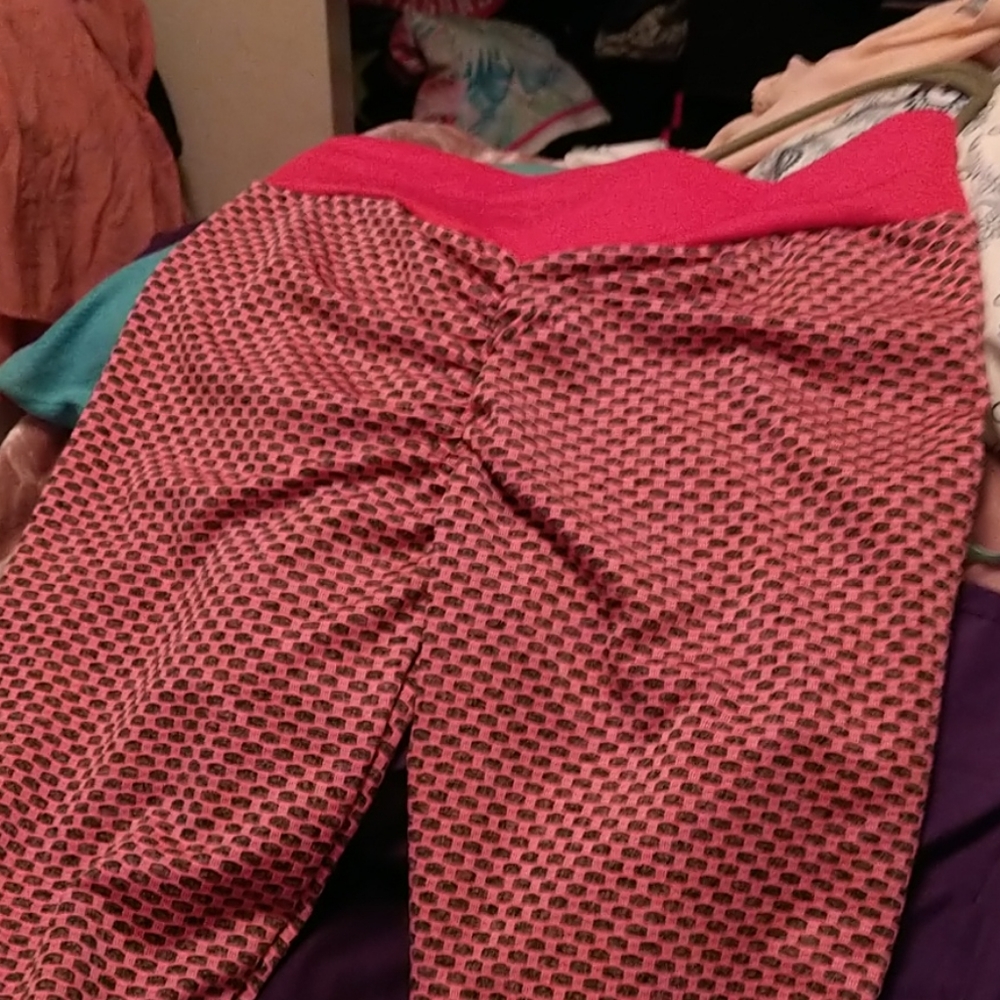 Tic toc yoga pants